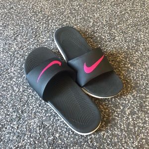 Nike slides